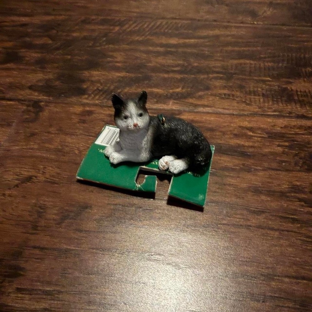 Grey and white cat figurine ornament